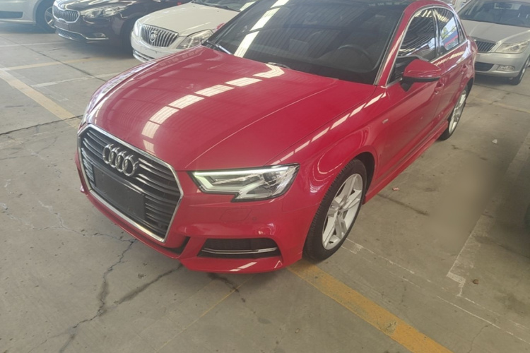 Audi A3 2018 car image #2