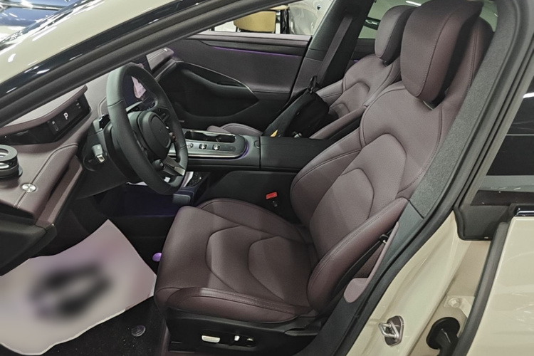 MI SU7 2025 immagine di auto #15
