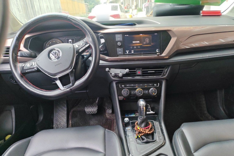 Volkswagen Tharu 2019 car image #12