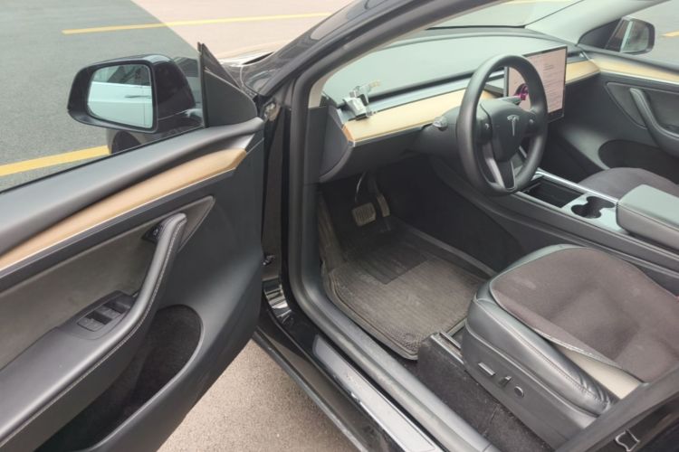 Tesla Model Y 2021 #16 Tesla Model Y 2021 car image #16