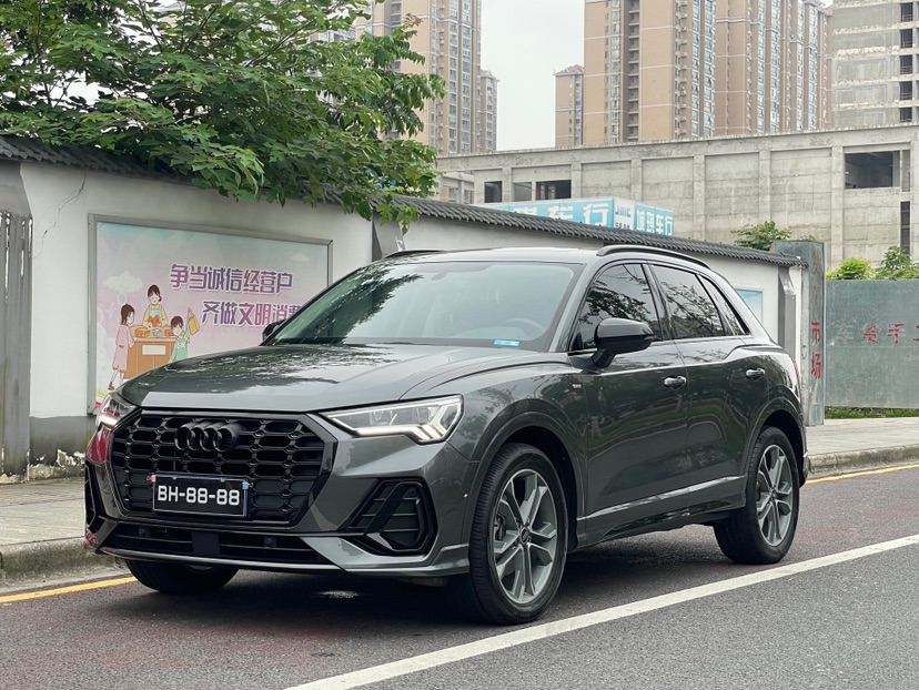 Audi Q3 2023 car image 