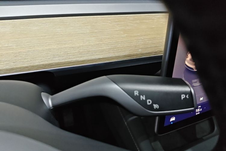 Tesla Model Y 2022 #14 Tesla Model Y 2022 car image #14