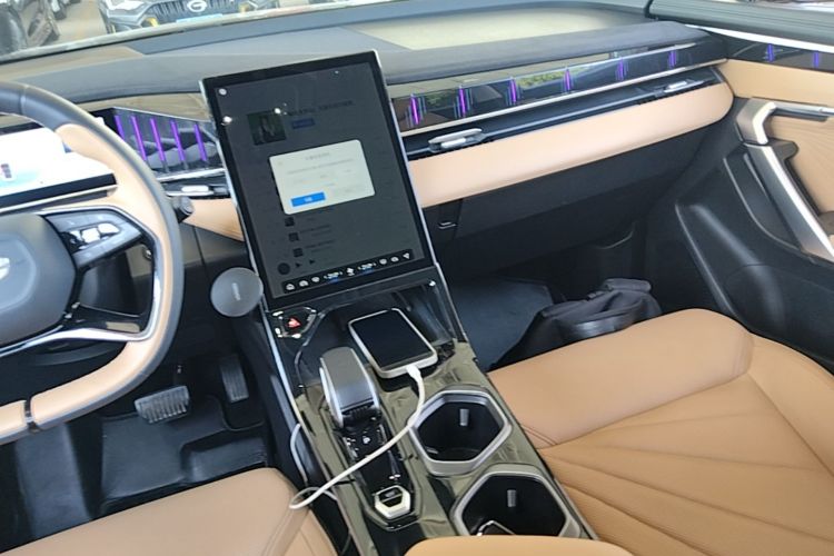 GEELY Boyue L 2023 car image #13