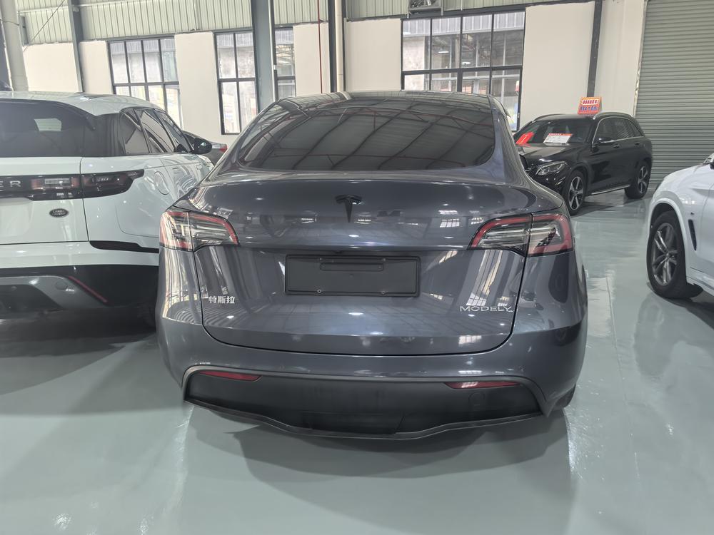 Tesla Model Y 2022 #5 Tesla Model Y 2022 car image #5