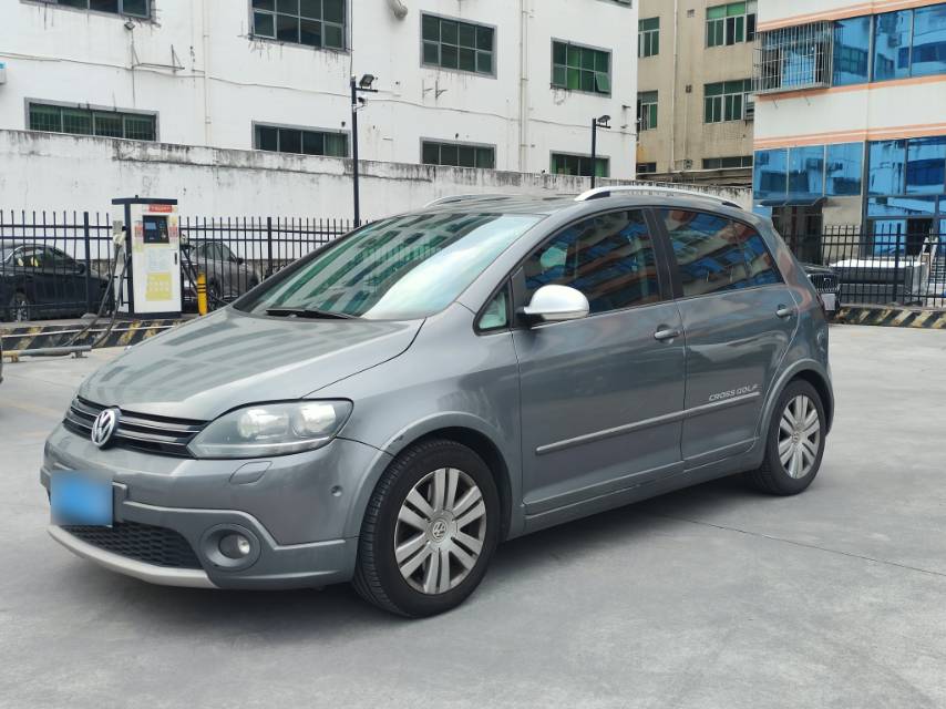 Volkswagen Golf (Imported) 2013 car image 