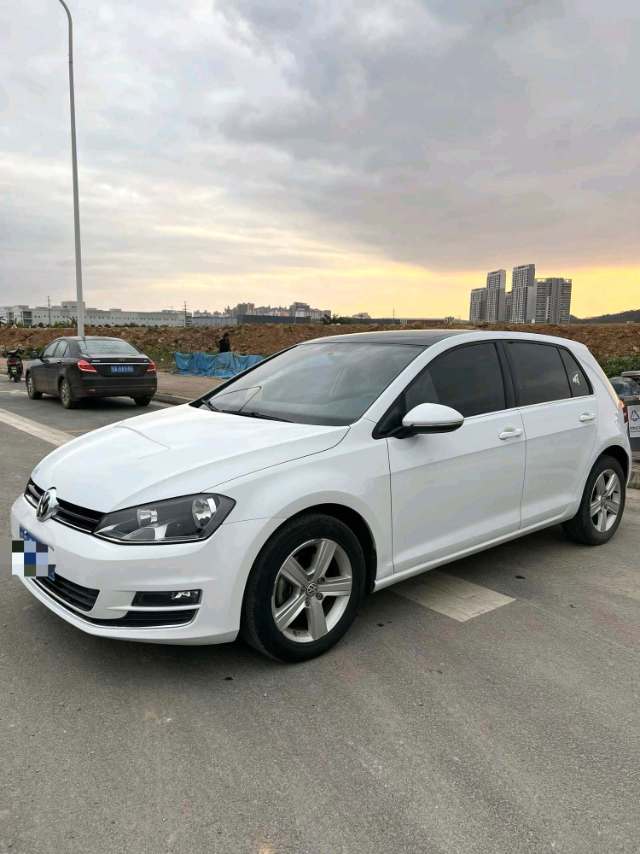Volkswagen Golf 2015 Volkswagen Golf 2015 car image