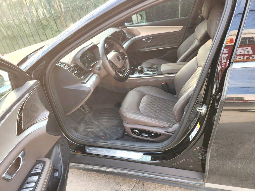 BYD Han 2023 immagine di auto #8