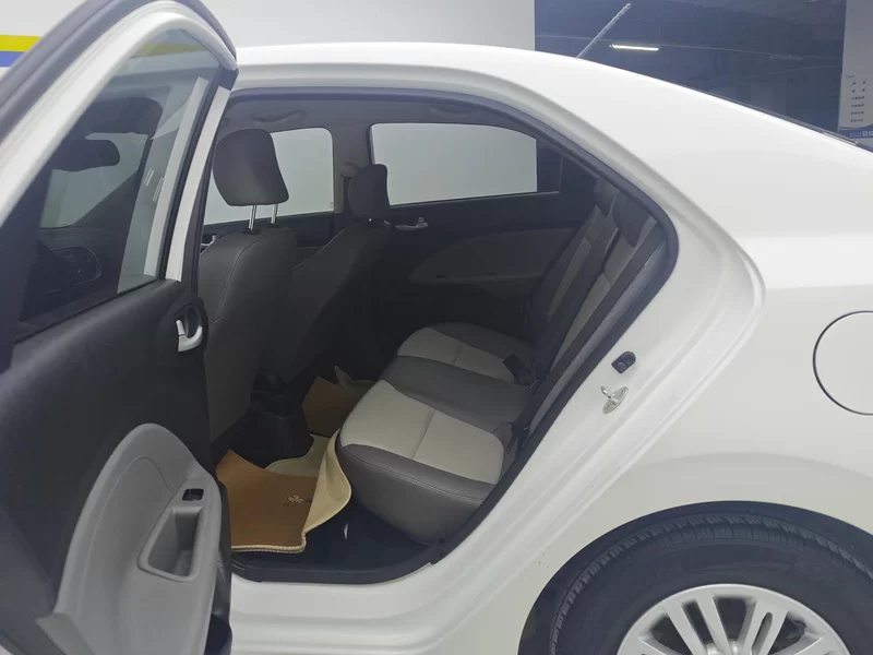 Kia Pegas 2018 imagen de coche #19