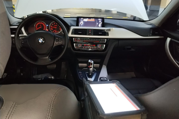 BMW 3 Series 2015 #9 BMW 3 Series 2015 immagine di auto #9