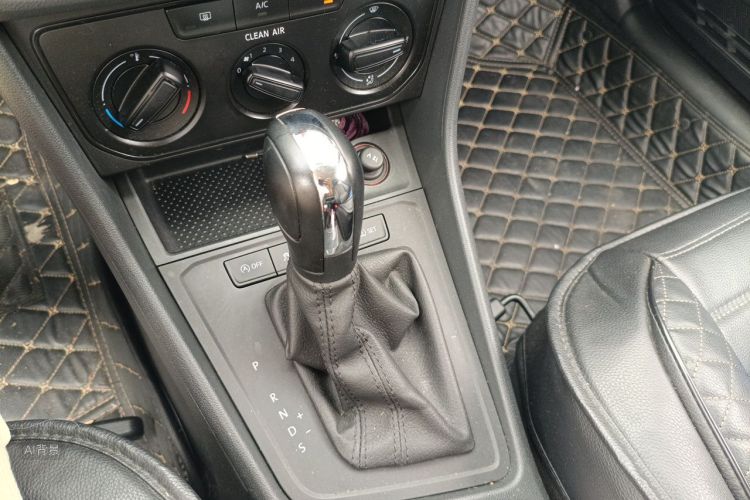 Volkswagen Lavida 2020 car image #16