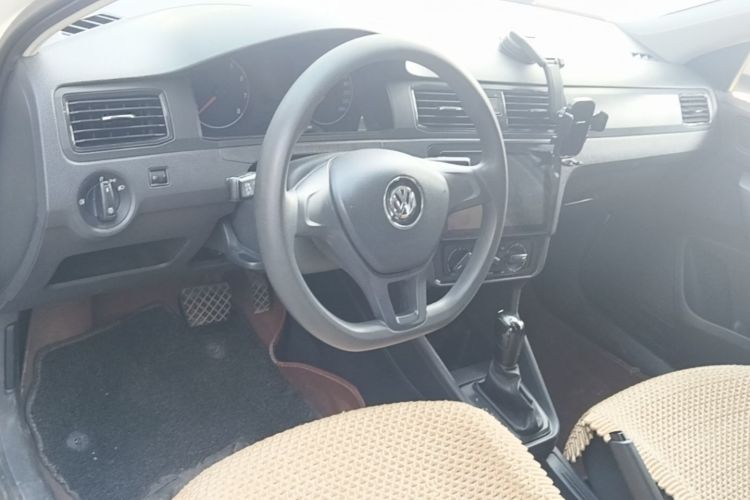 Volkswagen Santana 2018 car image #11