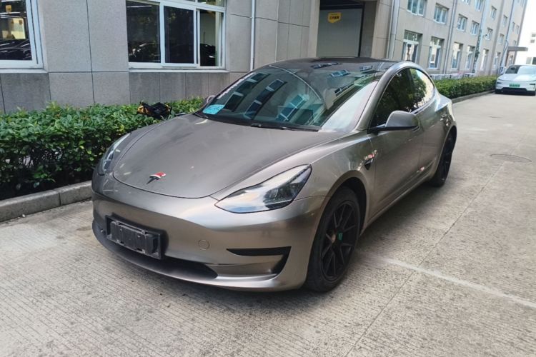 Tesla Model 3 2023 car image #2