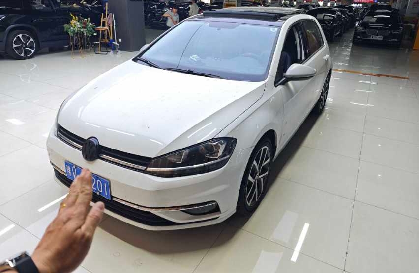 Volkswagen Golf 2020 Volkswagen Golf 2020 car image