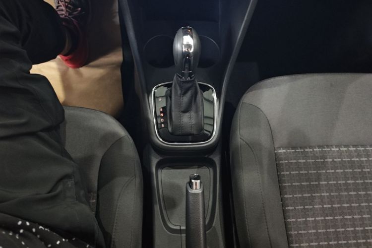 Volkswagen Polo 2018 car image #14