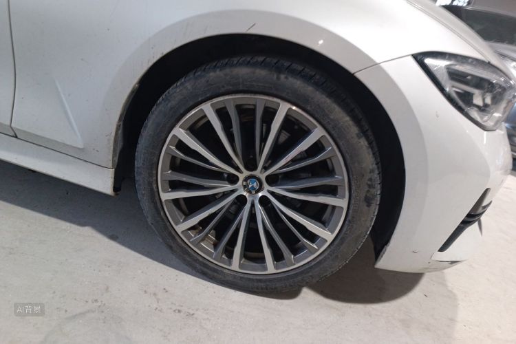 BMW 3 Series 2021 car image #9