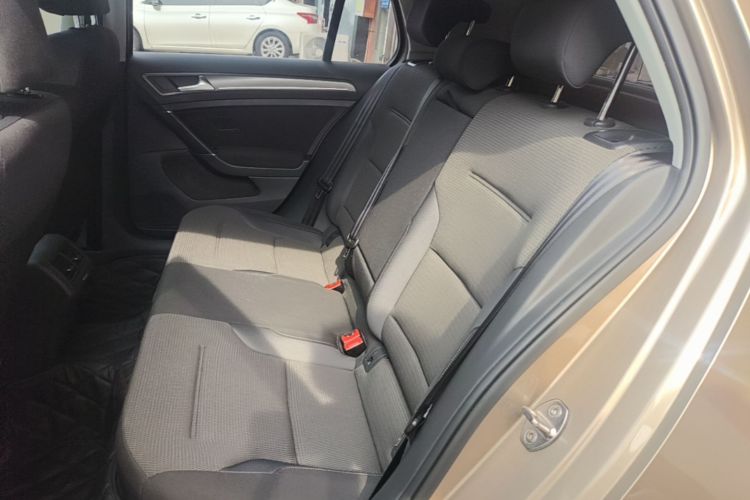 Volkswagen Golf 2016 car image #13