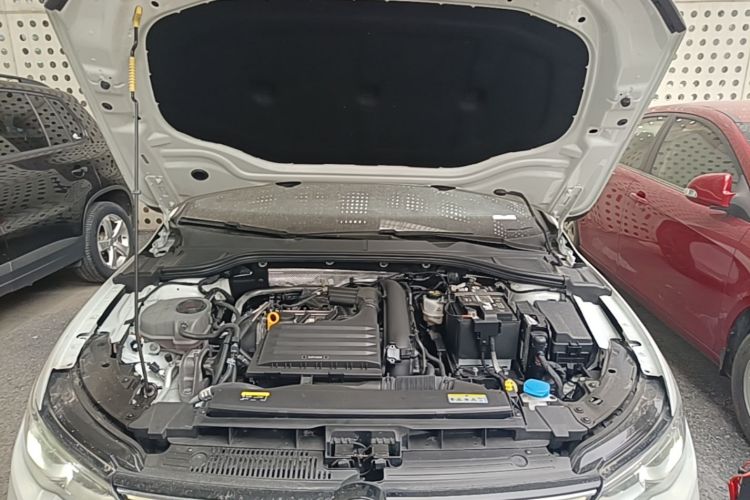 Volkswagen Golf 2022 car image #20