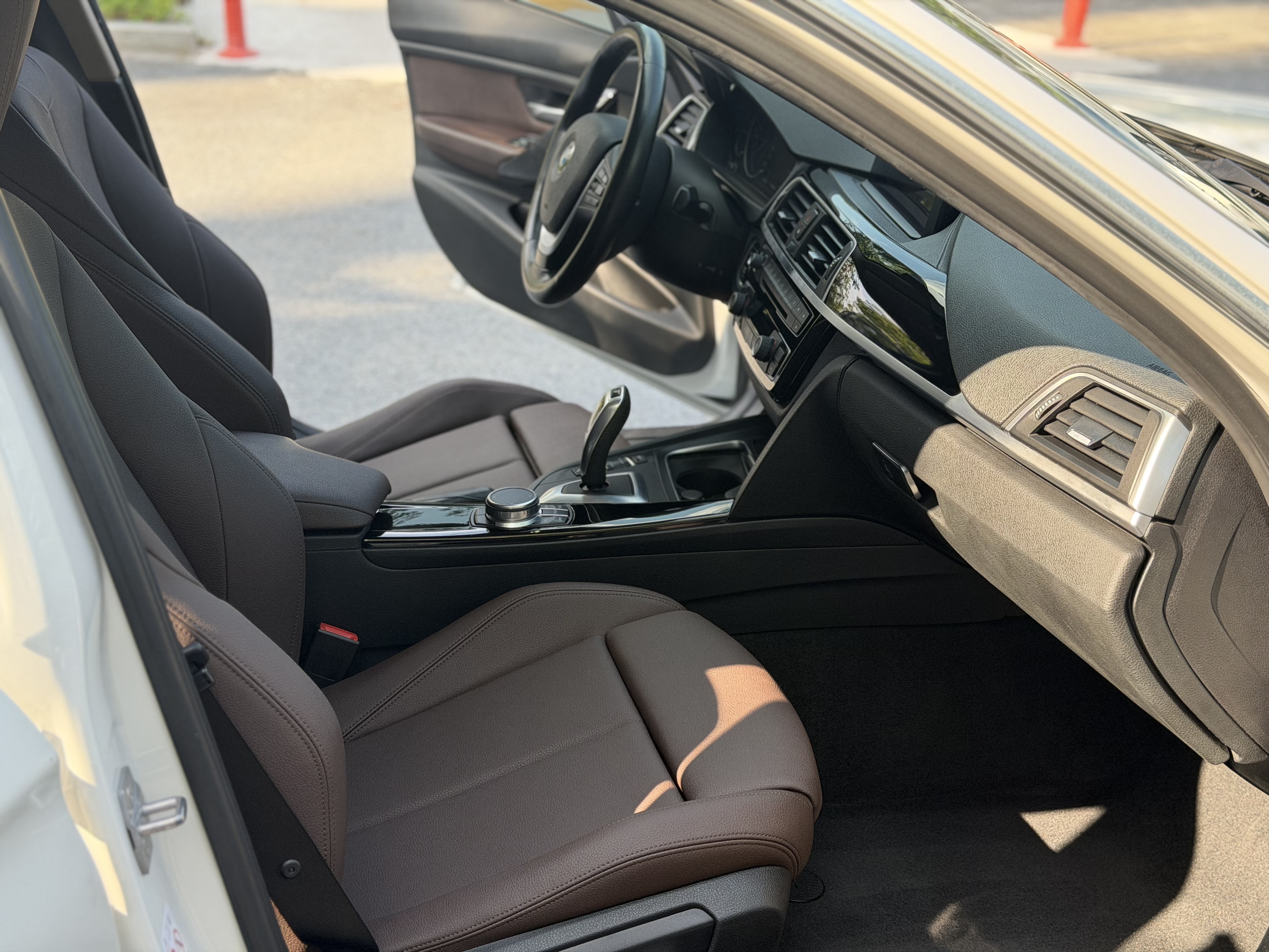 BMW 3 Series 2018 #4 BMW 3 Series 2018 car image #4
