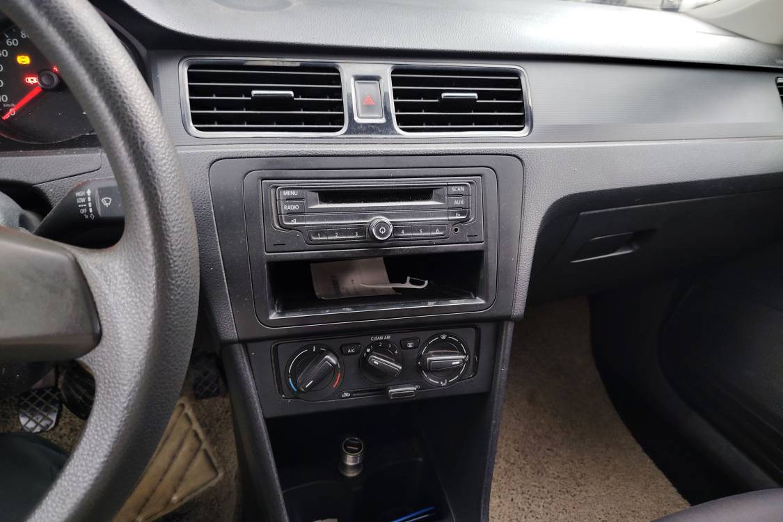 Volkswagen Santana 2017 car image #28