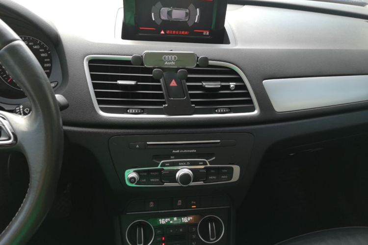 Audi Q3 2019 #13 Audi Q3 2019 car image #13