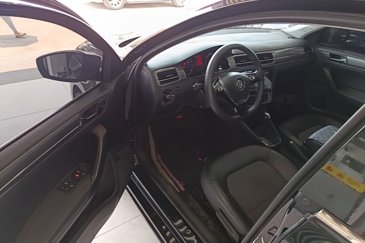 Volkswagen Santana 2018 image de voiture #16