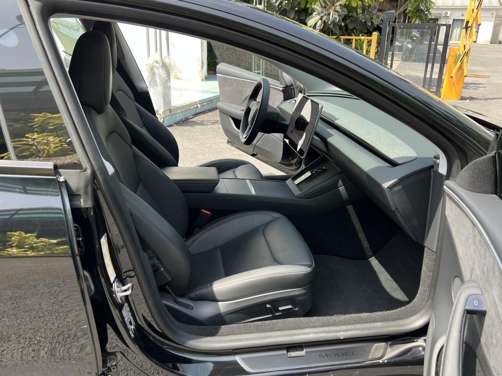 Tesla Model 3 2024 car image #8