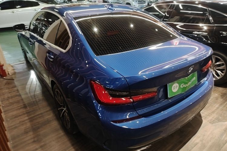 BMW 3 Series 2019 car image #5