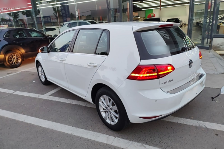 Volkswagen Golf 2016 car image #5