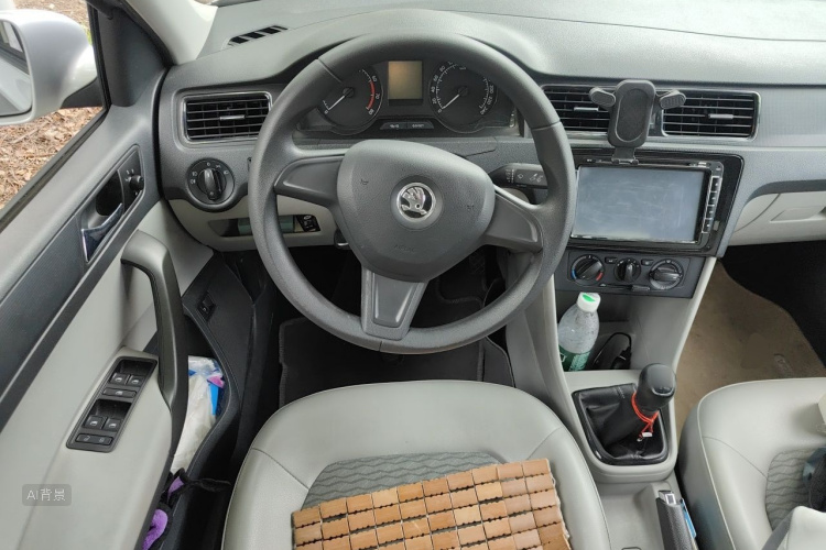 Skoda Rapid 2014 #12 Skoda Rapid 2014 image de voiture #12