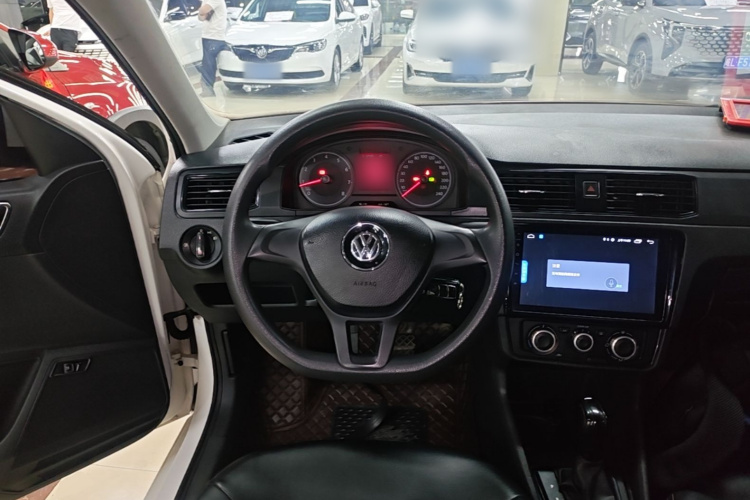 Volkswagen Santana 2018 car image #11