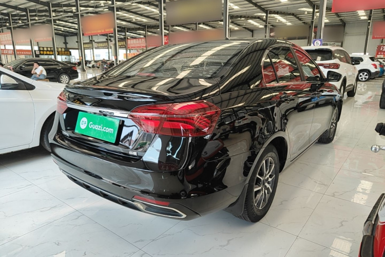 2019 car image #7
