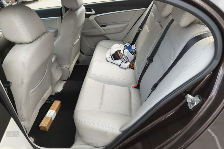 GEELY Emgrand 2015 #19 GEELY Emgrand 2015 car image #19