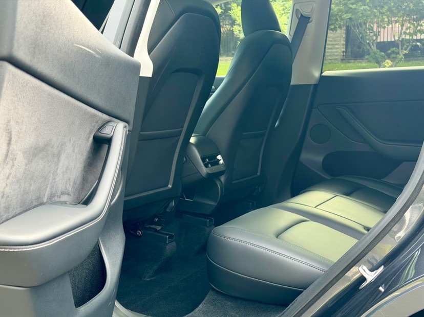Tesla Model Y 2025 car image #9