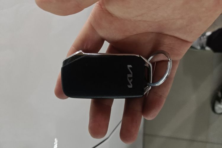 起亚 狮铂拓界 2022 汽车图片 #9