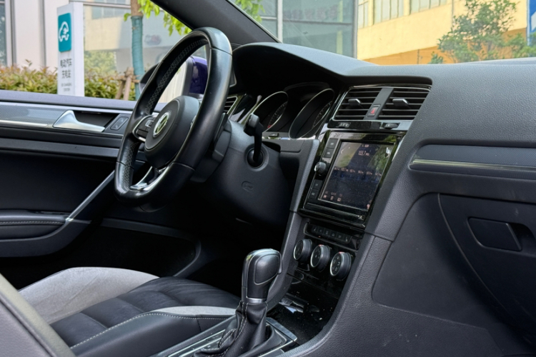 Volkswagen Golf 2019 #12 Volkswagen Golf 2019 car image #12