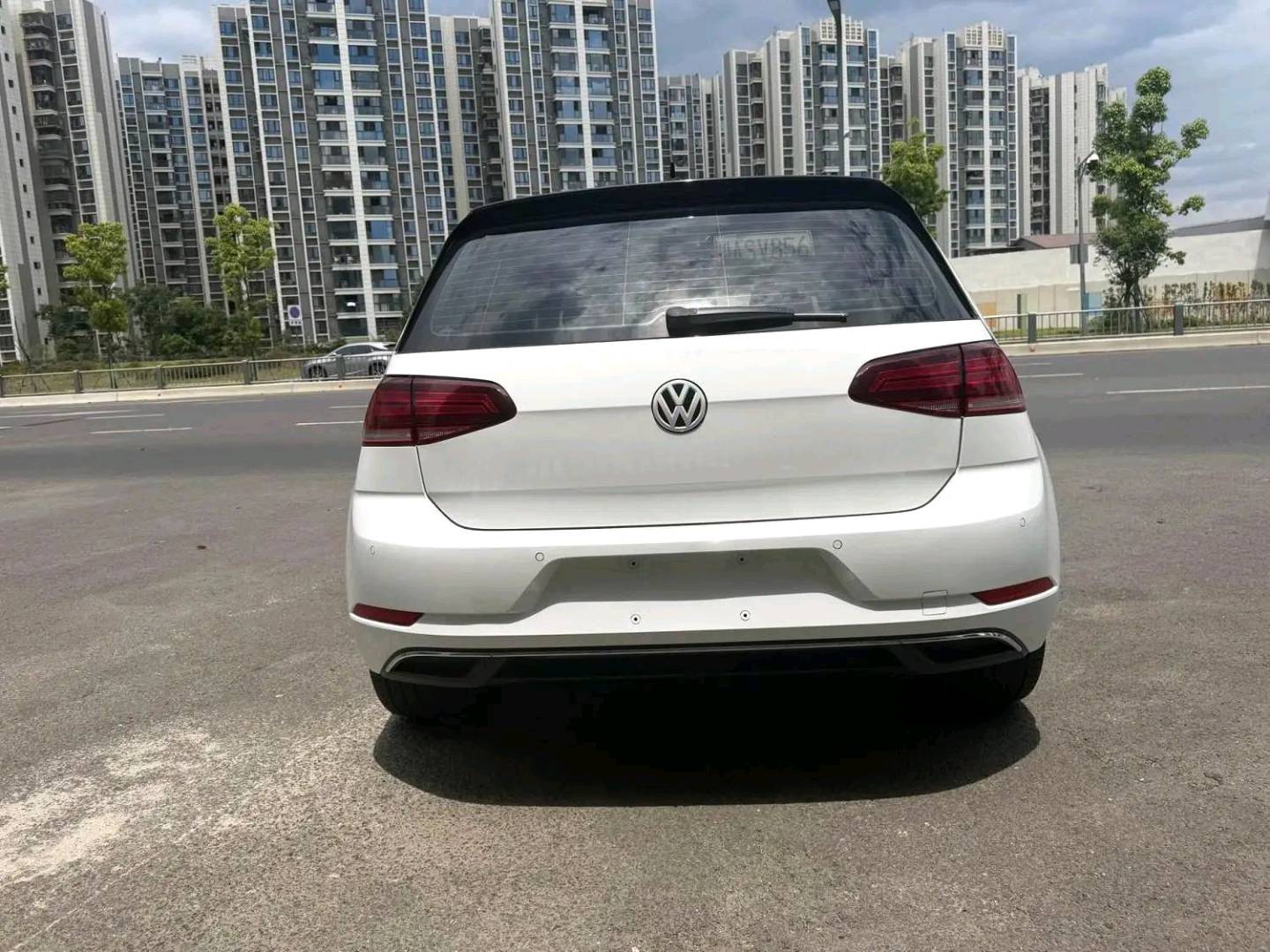 Volkswagen Golf 2020 car image #10
