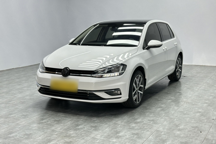 Volkswagen Golf 2018 car image #2