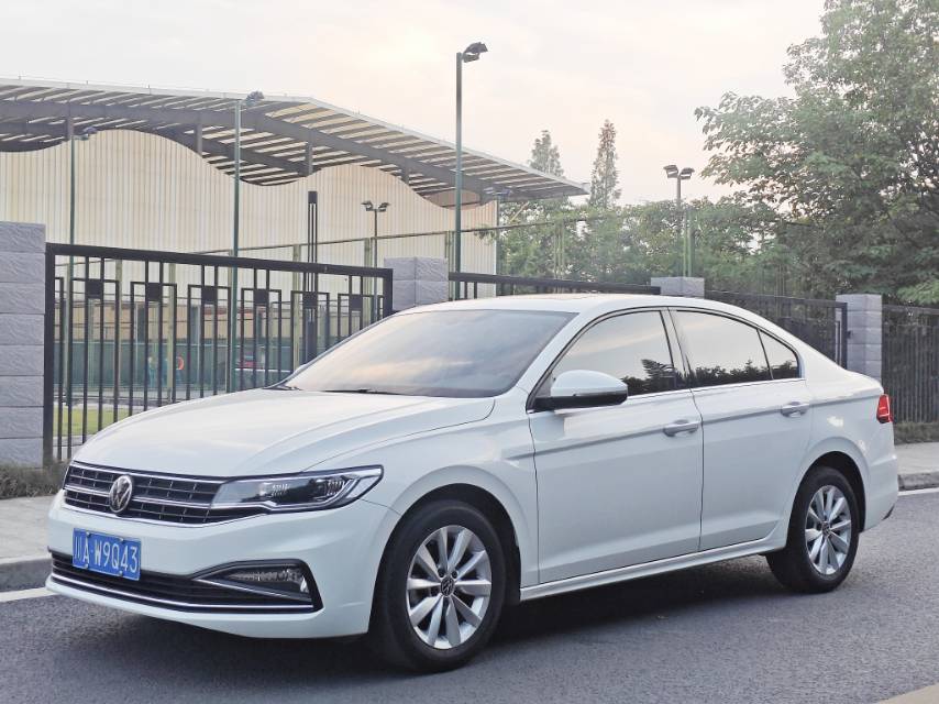 Volkswagen Bora 2021 immagine di auto 