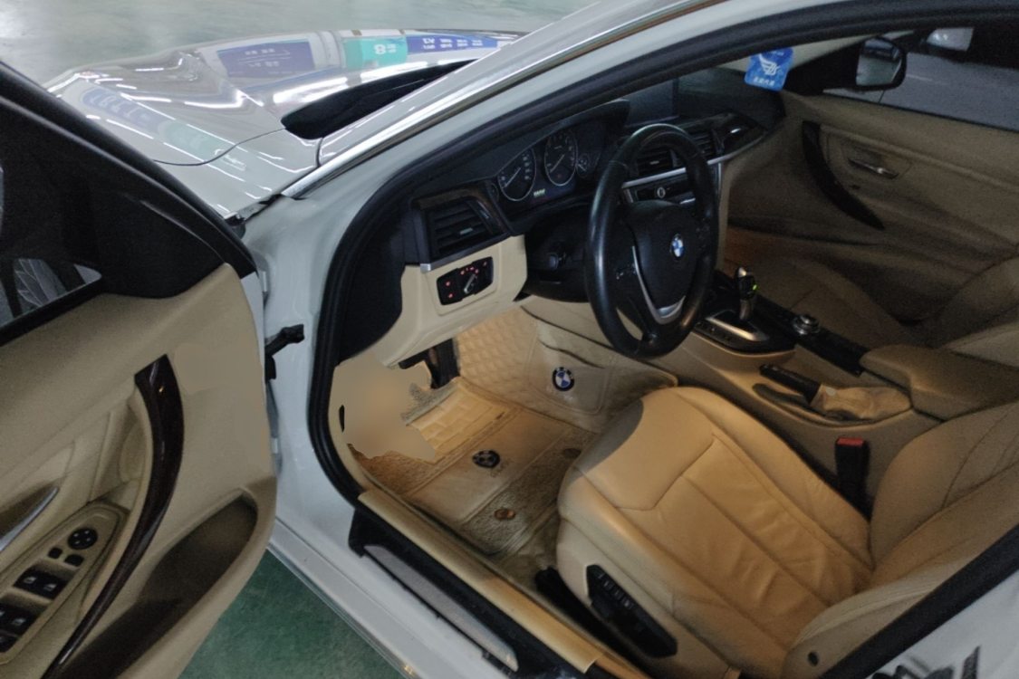BMW 3 Series 2012 car image #12