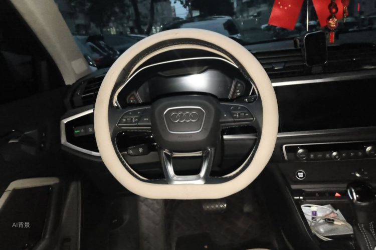 Audi Q3 2022 car image #12