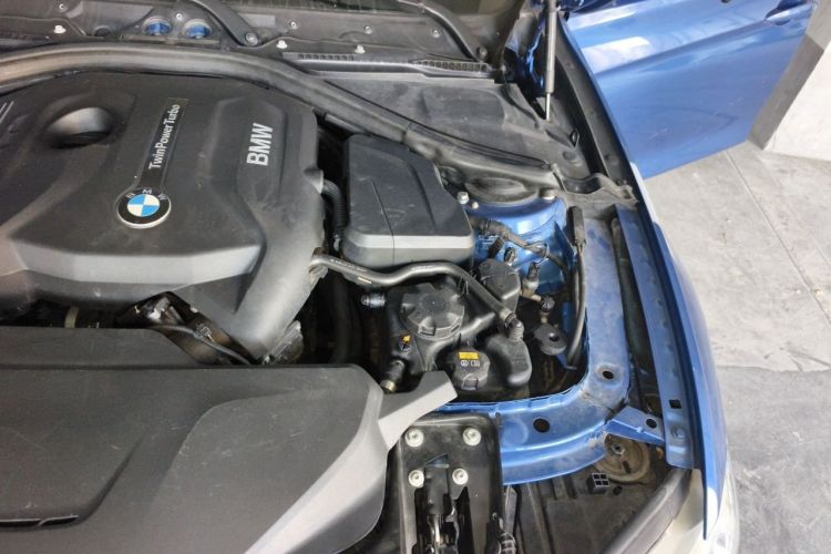 BMW 3 Series 2017 #23 BMW 3 Series 2017 car image #23
