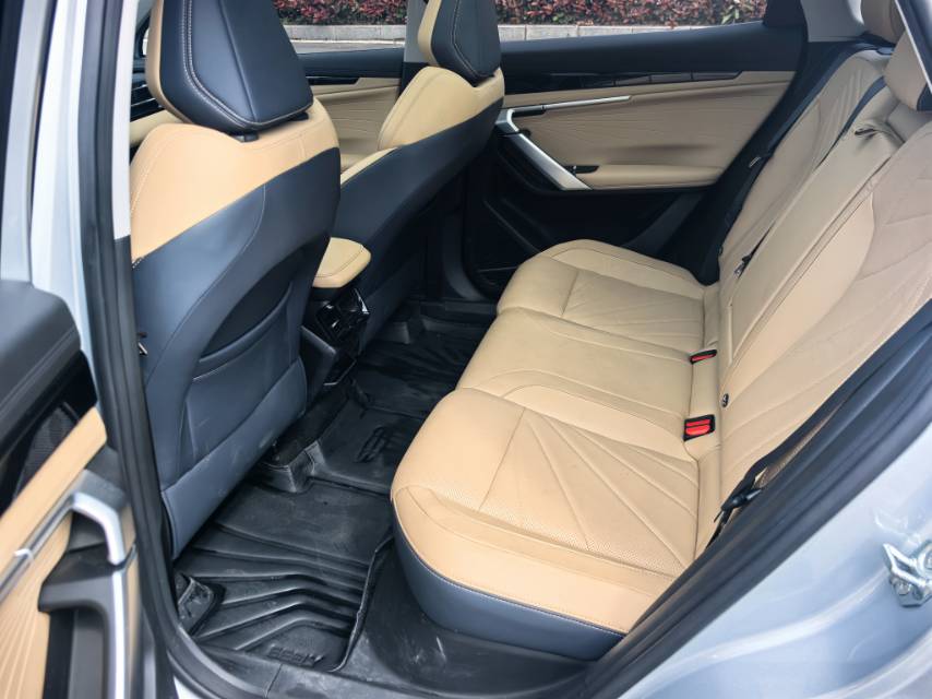 GEELY Boyue L 2023 car image #9