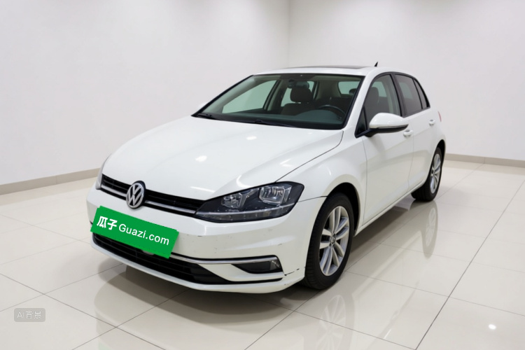 Volkswagen Golf 2018 car image #2