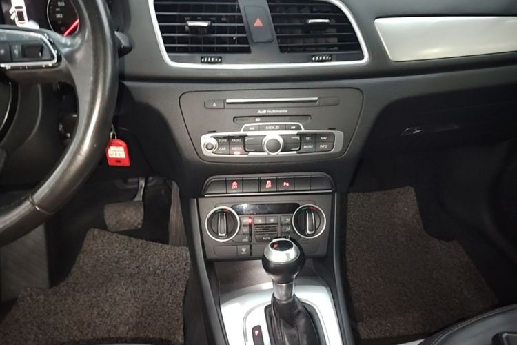 Audi Q3 2016 immagine di auto #13