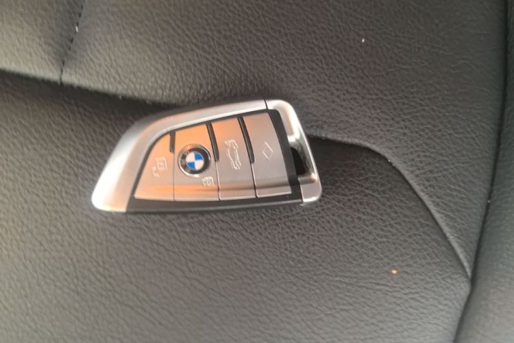 BMW 3 Series 2015 car image #9