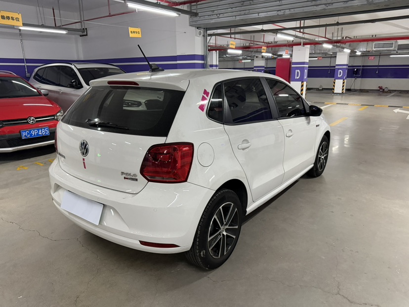 Volkswagen Polo 2016 car image #3