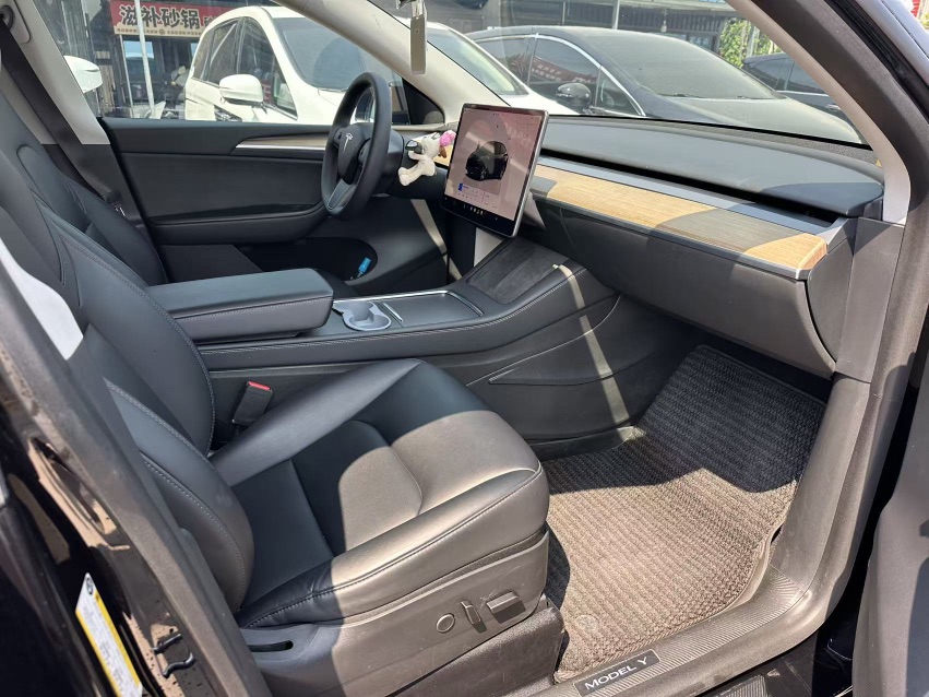Tesla Model Y 2022 #4 Tesla Model Y 2022 car image #4