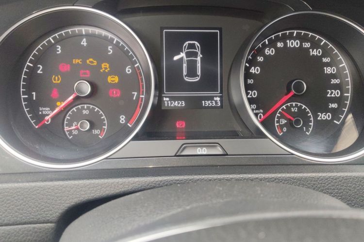 Volkswagen Golf 2017 car image #10