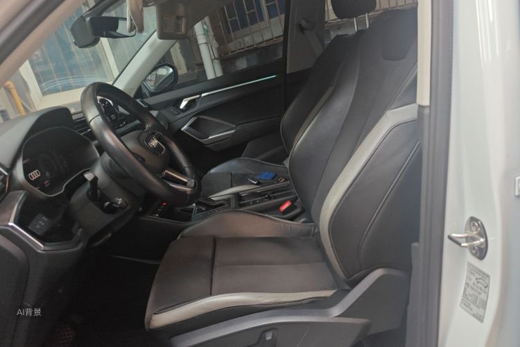 Audi Q3 2020 car image #17