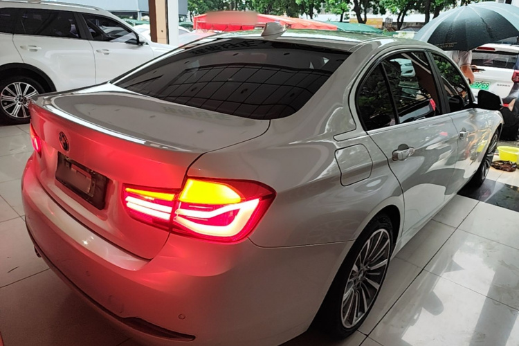 BMW 3 Series 2019 car image #7